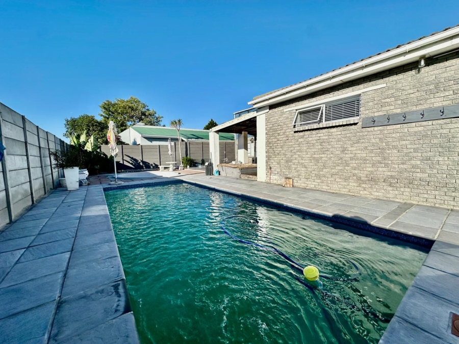 5 Bedroom Property for Sale in Rouxville Western Cape